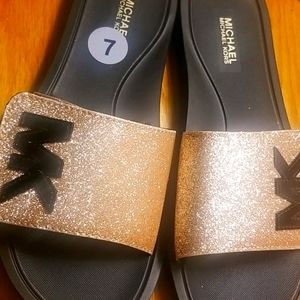 NEW!! MICHAEL KORS SANDLES